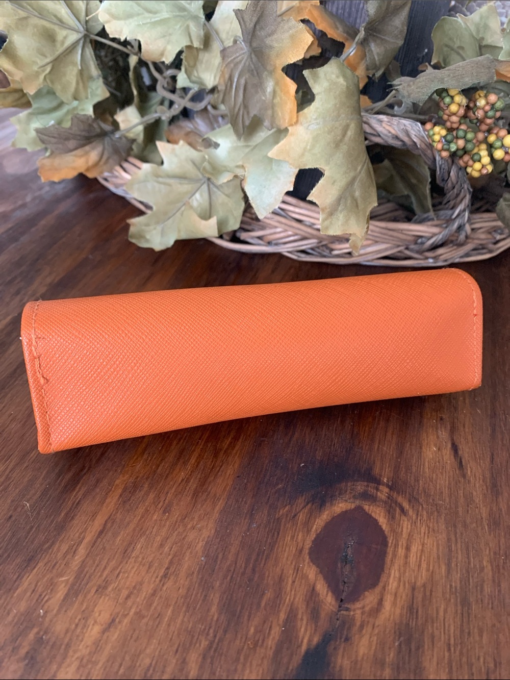 Tory Burch Orange Eyewear Case with Gold Logo Includes Cleaning Cloth - Picture 4 of 6